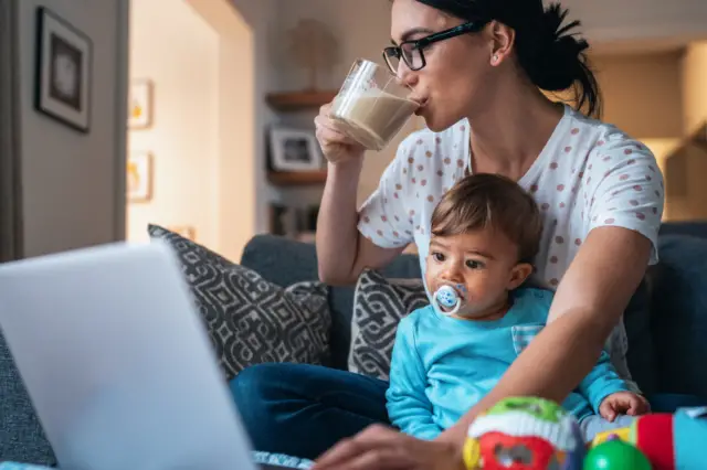 how to make money with a mom blog